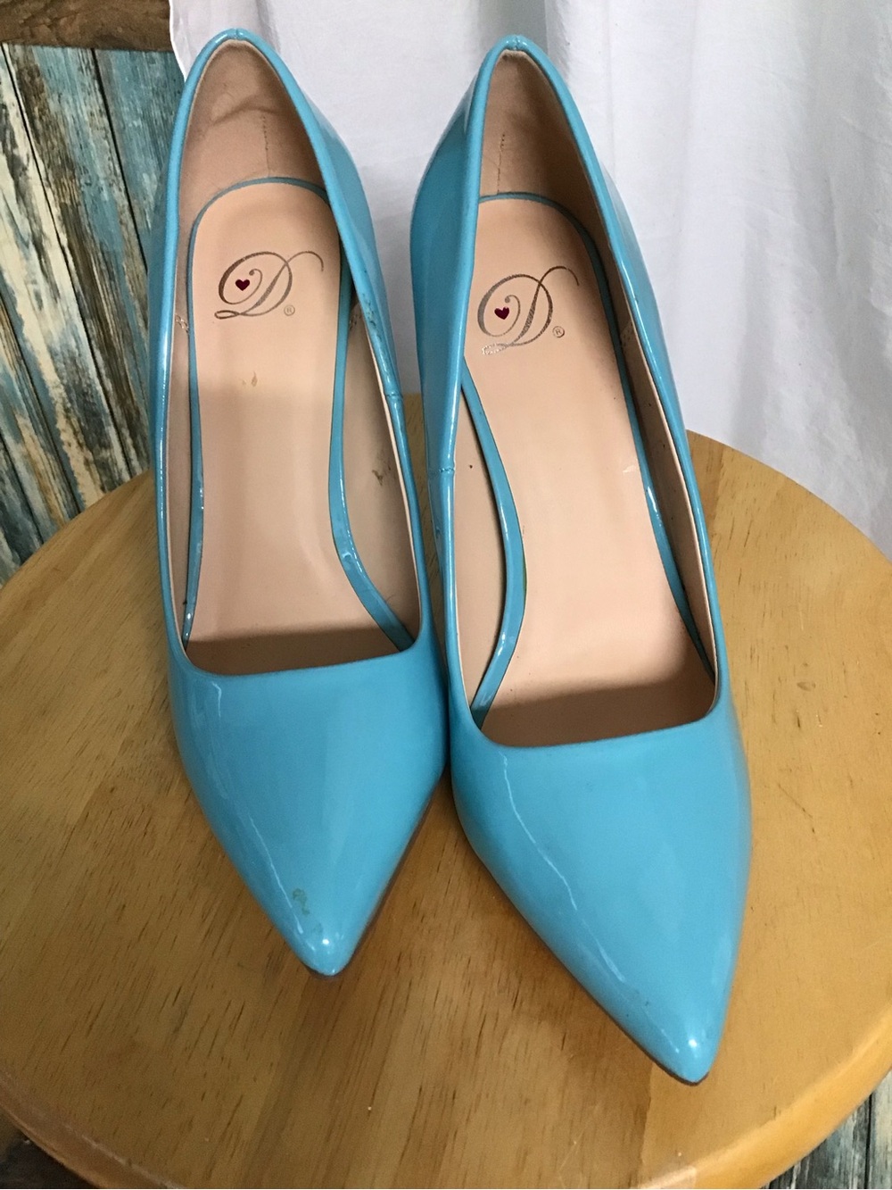 Delicious Patent Pointed-Toe Pumps in Aqua